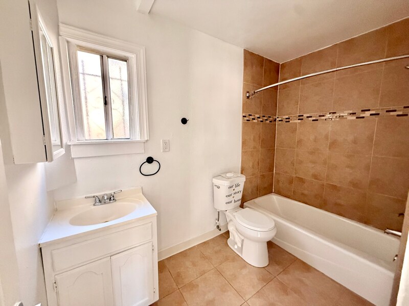 Building Photo - 532 W 77th St