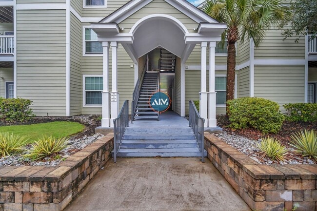 Building Photo - Second-Floor 1BR at The Estate at Westbury