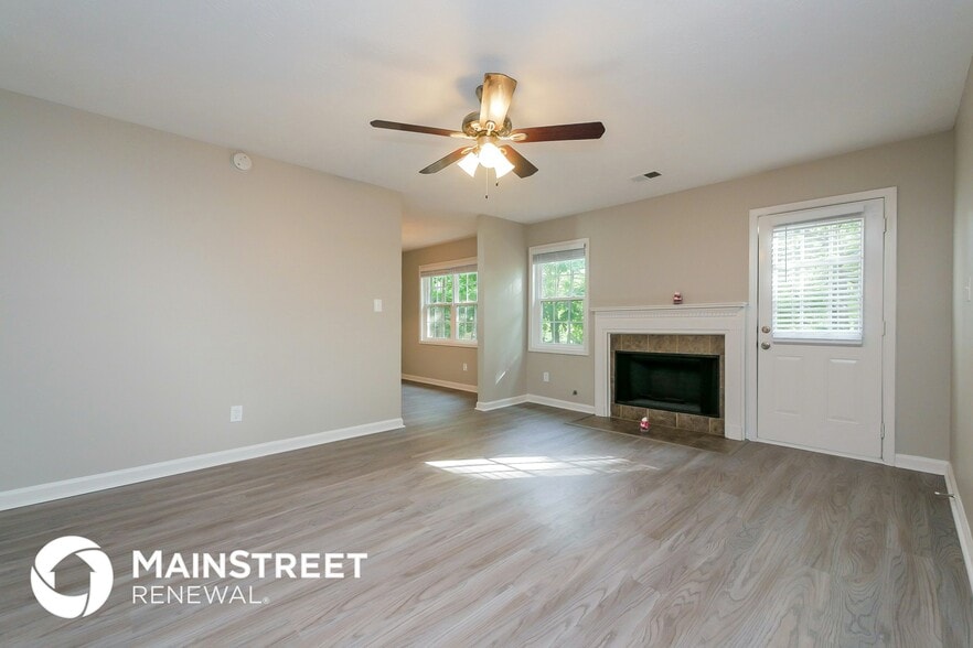 Building Photo - 1201 Sunday Ln