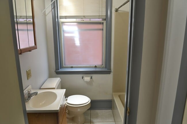 Building Photo - 1008 N 3rd St