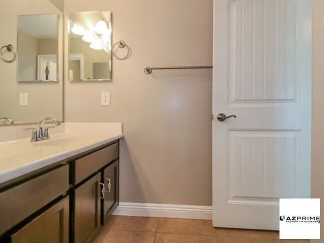 Building Photo - 2966 N Acacia Way