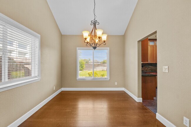 Building Photo - 743 Calico Trail