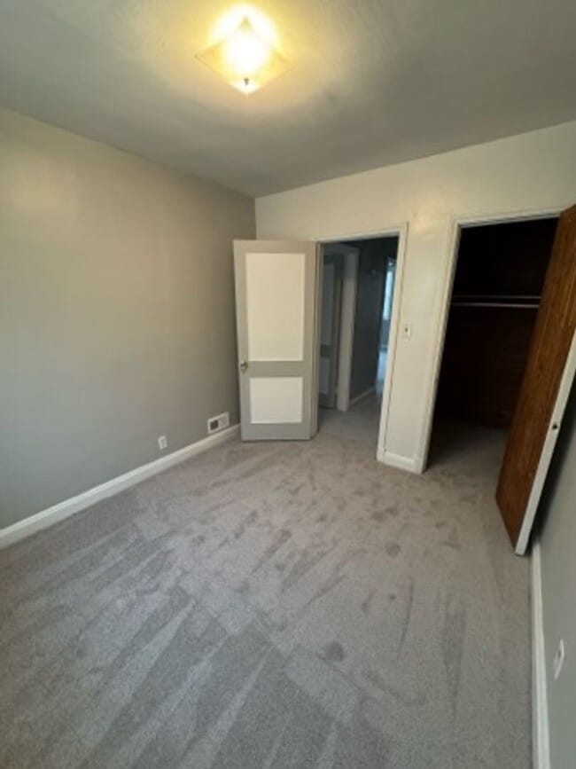 Building Photo - Charming row home in Baltimore City!