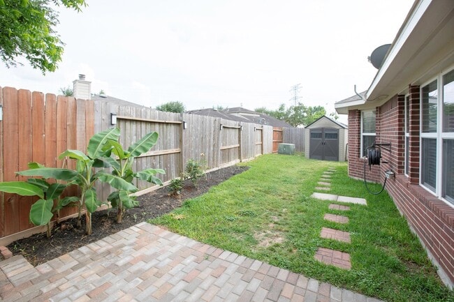 Building Photo - 3006 Reindeer Crescent
