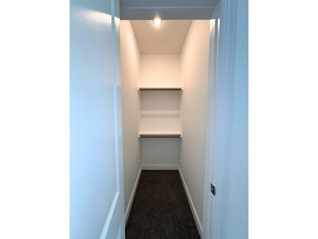 Building Photo - 7710 Darnay Dr