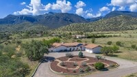 Building Photo - Mountain Views