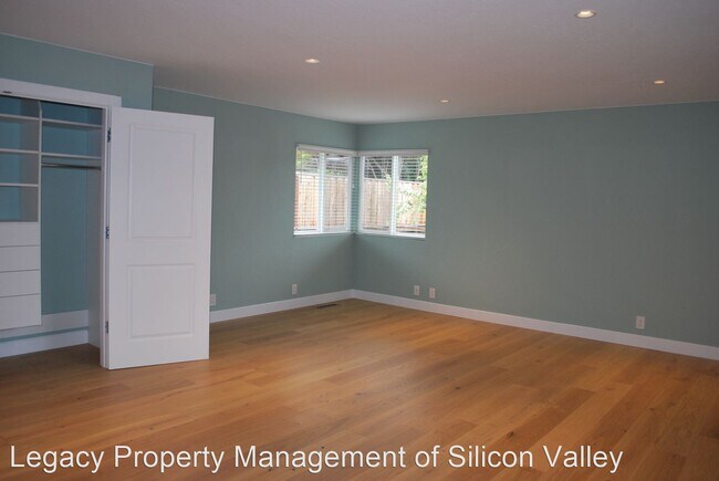 Building Photo - 4 br, 2 bath House - 1367 Bobolink Circle,