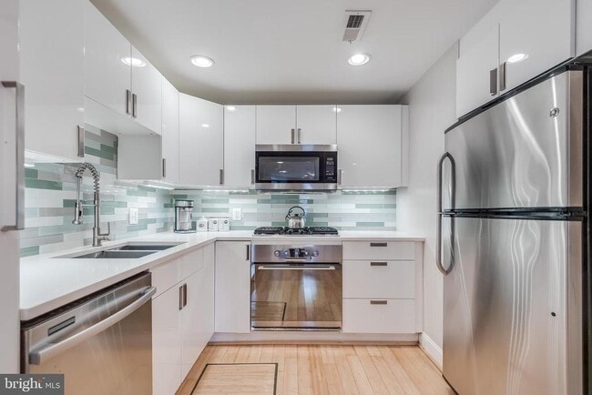 Building Photo - 26 T St NE