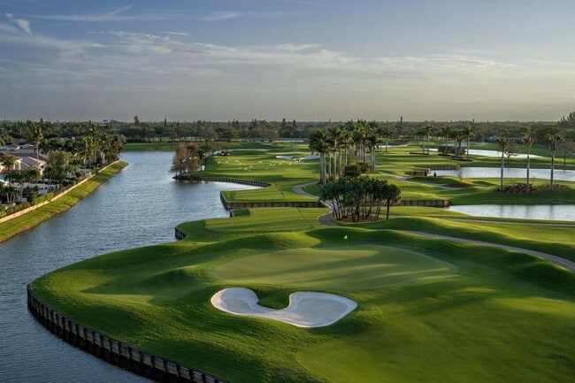 Building Photo - 20 Southport Ln