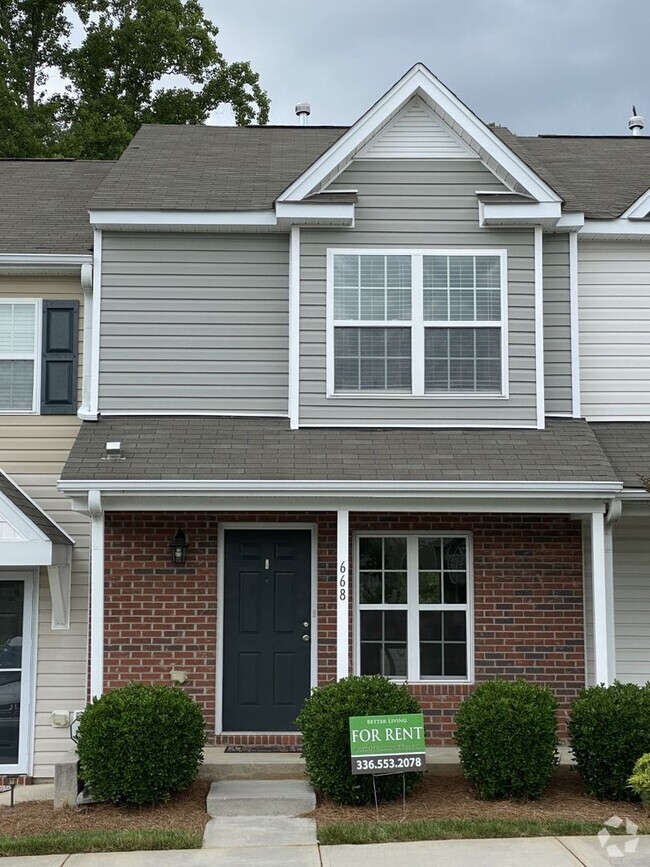 Building Photo - Robyns Glen townhome
