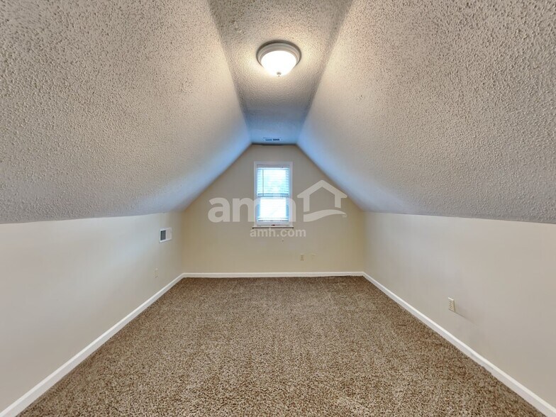 Building Photo - 7608 Dexter Park Dr