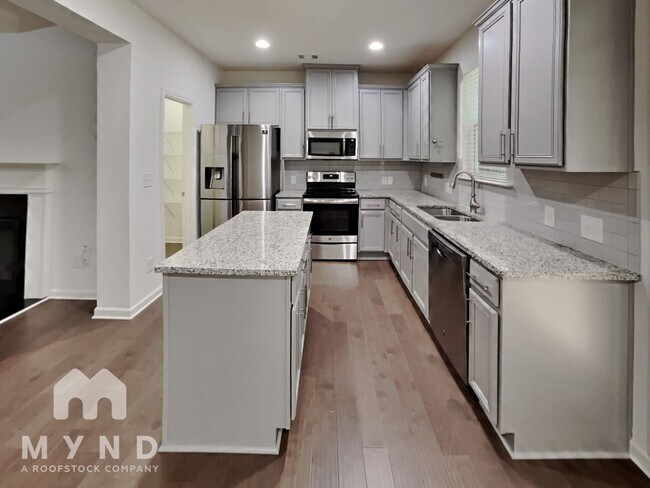 Building Photo - 4445 Newfangle Rd