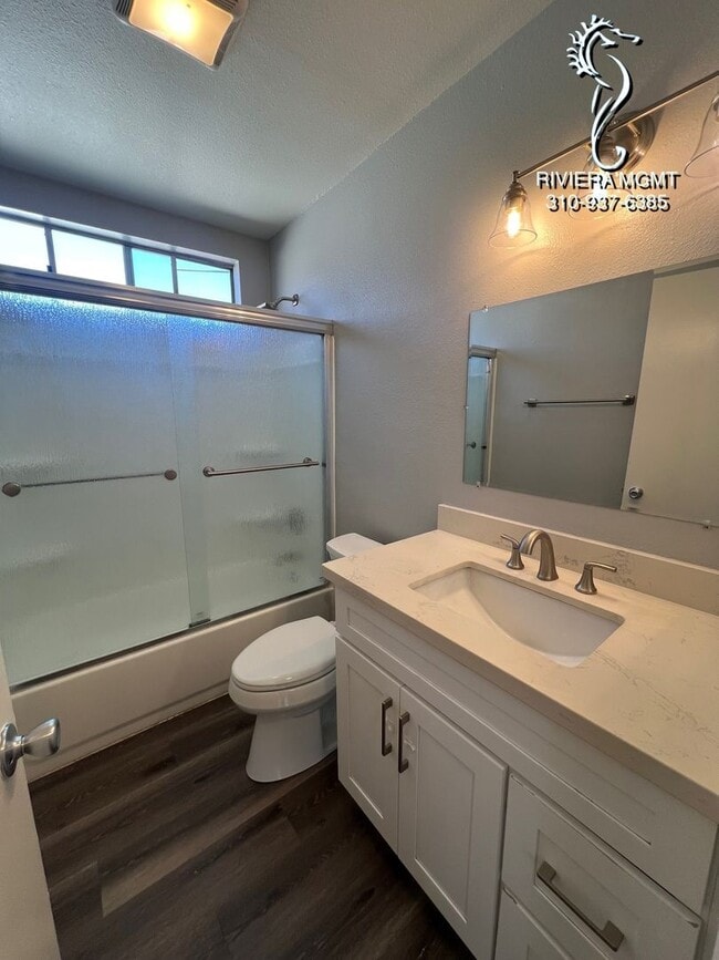Building Photo - 633