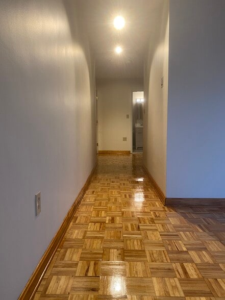 Building Photo - 714 Winthrop Ave