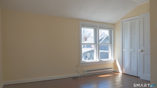 Building Photo - 49 Sound View Heights