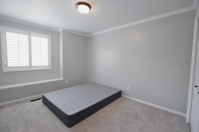 Building Photo - 7136 Ponderosa Way
