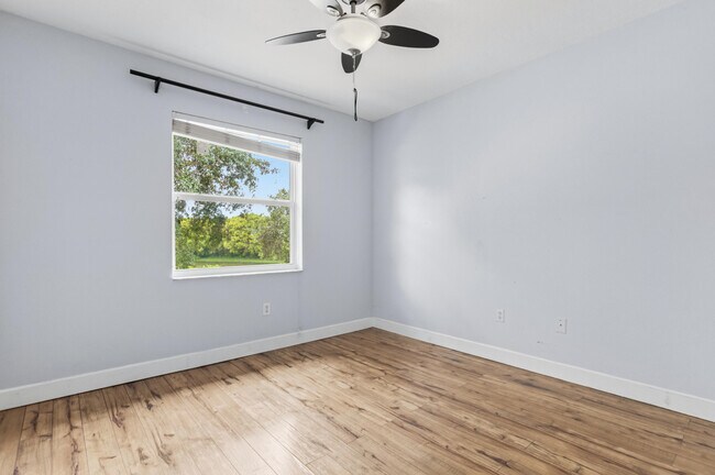 Building Photo - 5056 SW 141st Ave