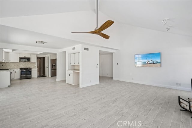Building Photo - 24291 Los Serranos Dr