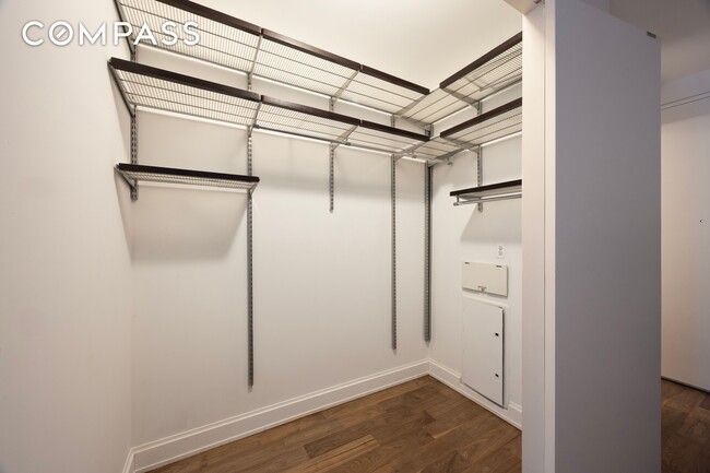 Building Photo - 140 W 22nd St