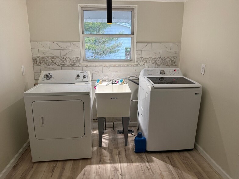 Building Photo - 4440 Renwood Dr