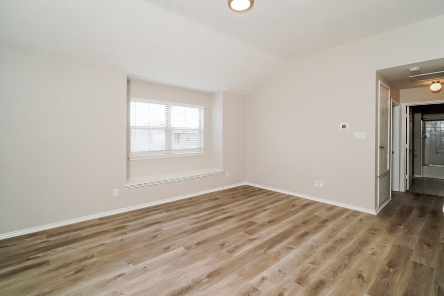 Building Photo - 9719 Belmore Cove