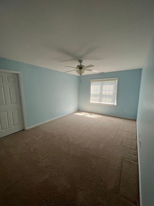 Building Photo - 11837 Club Ridge Dr