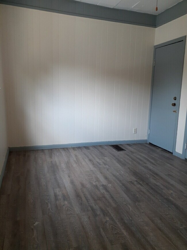 Building Photo - 7121 Harrison Ave