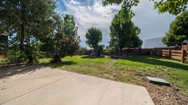 Building Photo - 4 Bedroom Home in Barnstormers Landing