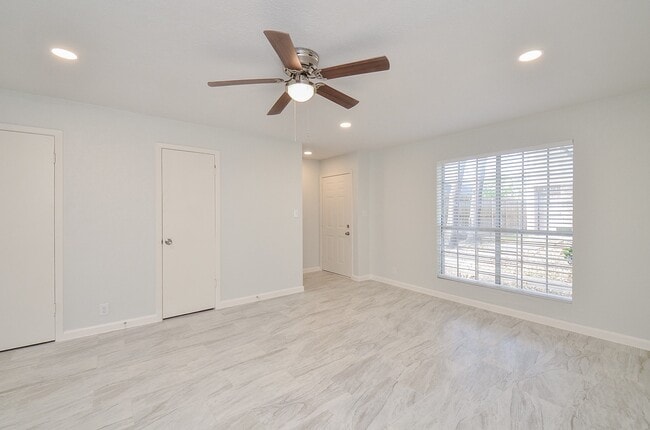 Building Photo - 8101 Amelia Rd