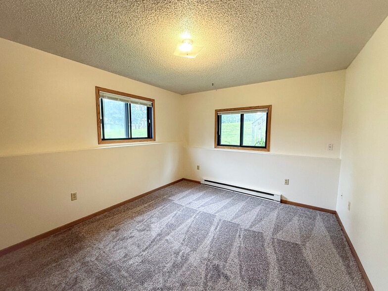 Building Photo - 2820 Edgewood Dr