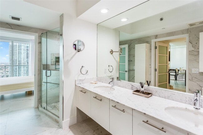 Building Photo - 55 SE 6th St