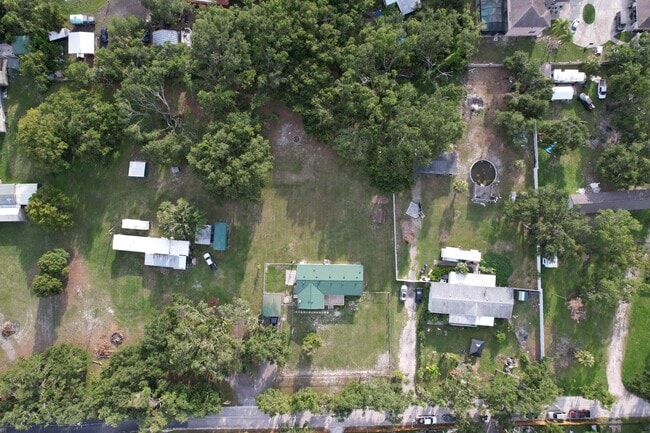 Building Photo - 3 Bedroom / 2 Bath House On An Acre