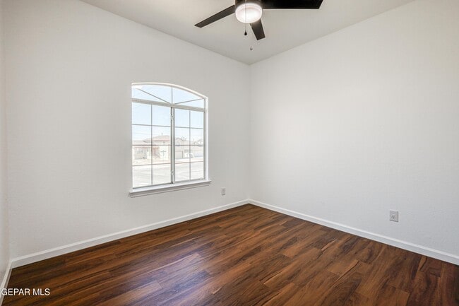 Building Photo - 7600 Plaza Redonda Dr