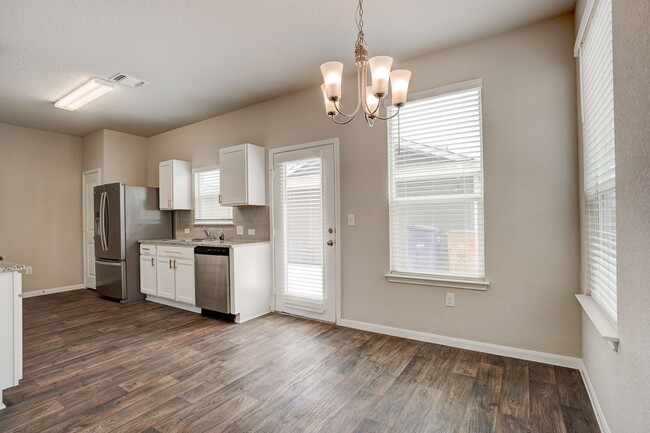 Building Photo - 10602 Tildon Ave