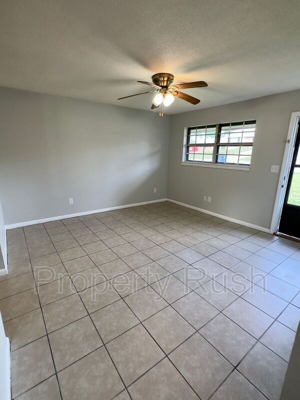 Primary Photo - 1682 Hamlet Dr
