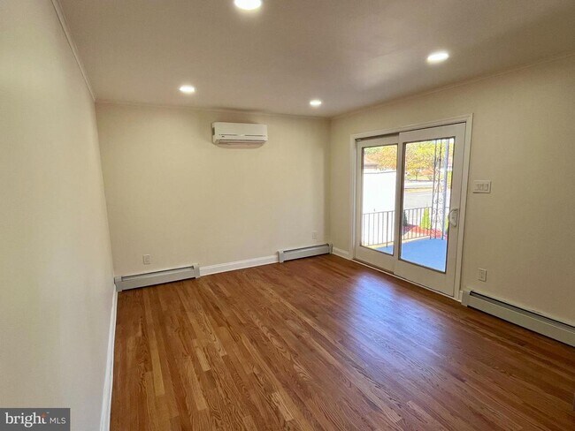 Building Photo - 16 Eldridge Ave