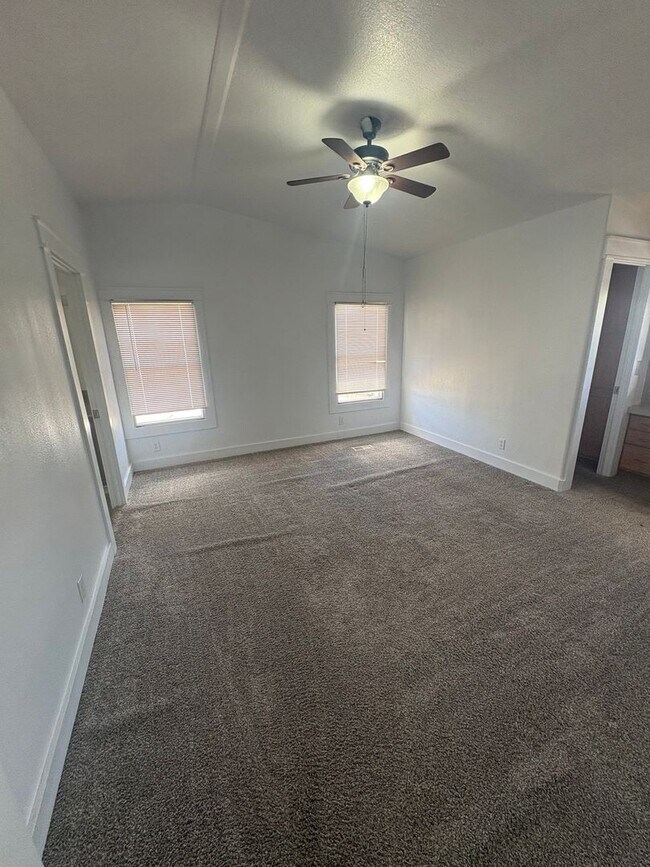 Building Photo - 3 bedroom 2 bath in Highland Terrace