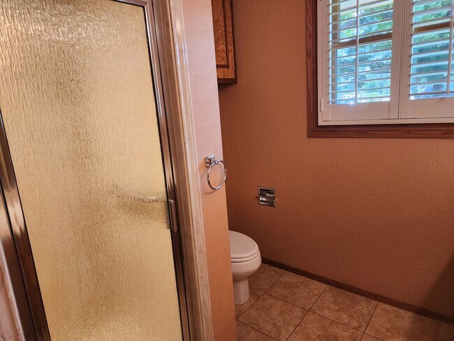 Building Photo - 516 Diamondhead Dr