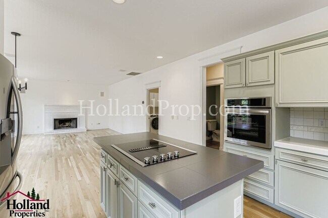 Building Photo - 14606 NW Applegate Ln