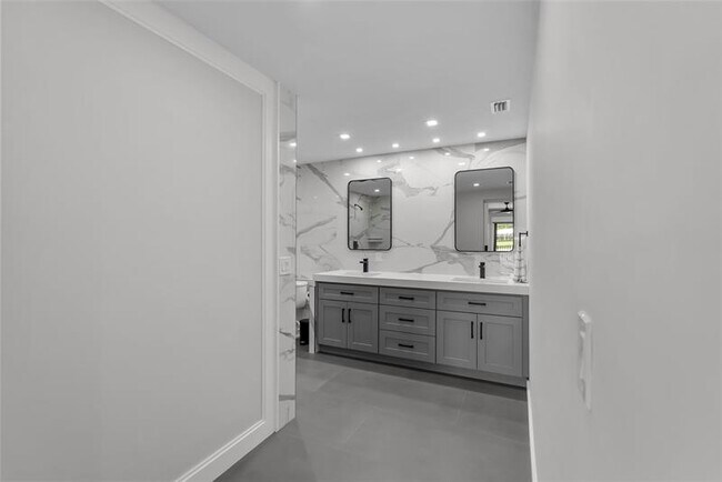 Building Photo - 8611 Gullane Ct