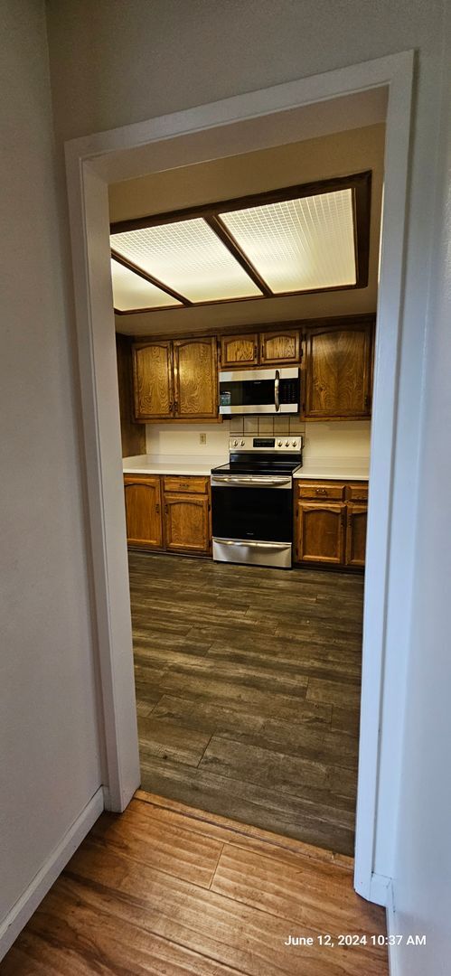 Building Photo - Creekridge Villas Single Story Condo in Ga...