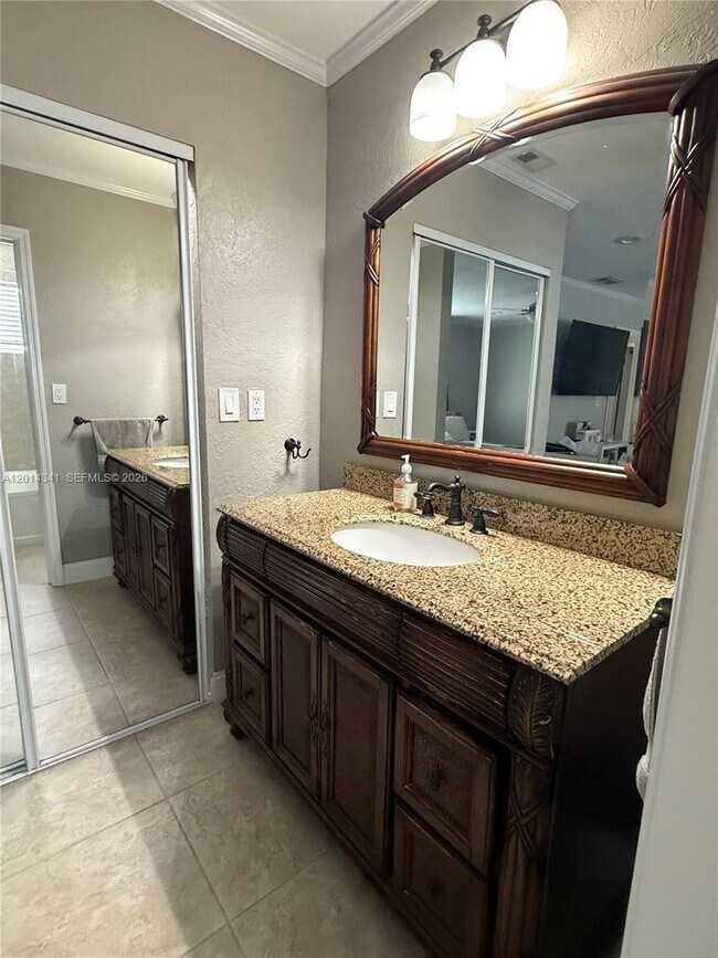Building Photo - 10161 SW 117th Ct