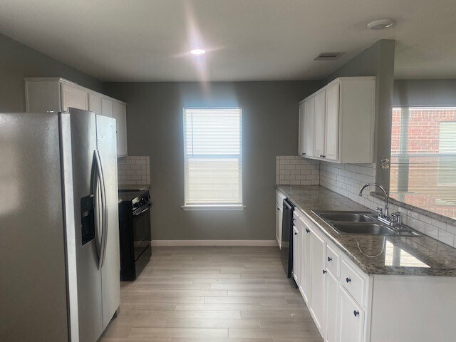 Building Photo - 19110 Yellow Thrush Dr