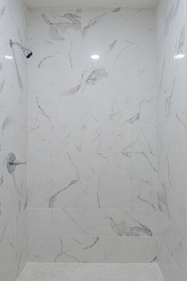 Building Photo - 129 W Church St