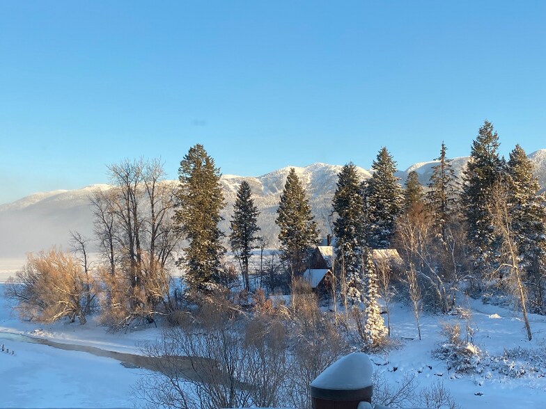 Building Photo - 710 Birch Point Dr