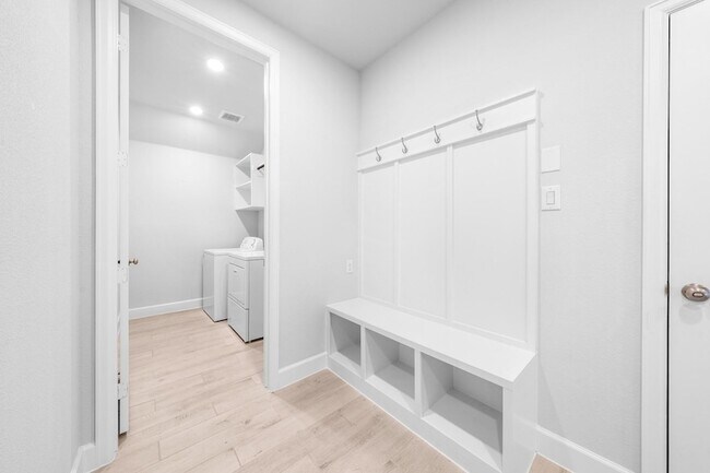 Building Photo - 4119 Hudson St