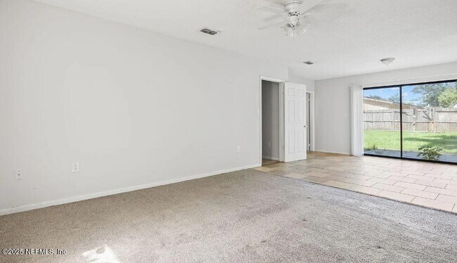Building Photo - 5758 Newberg Ln