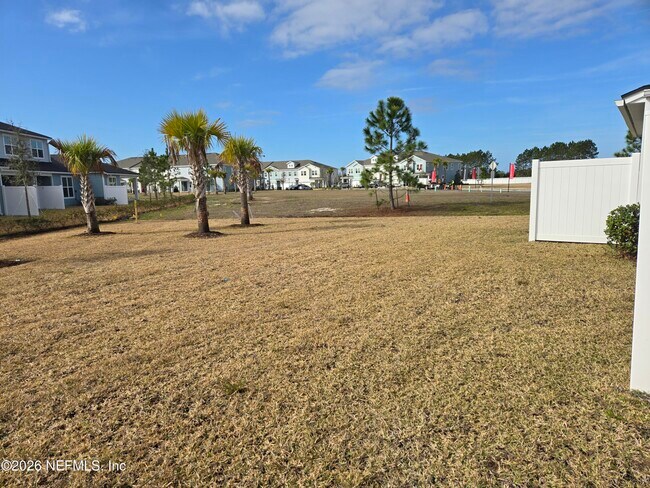 Building Photo - 817 Cherry Elm Dr