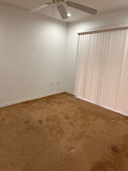 Building Photo - 1825 E Royal Tern Ln
