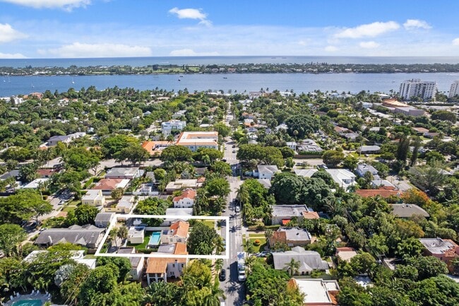 Building Photo - 419 30th St